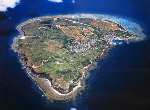 島の写真-粟国島全体像